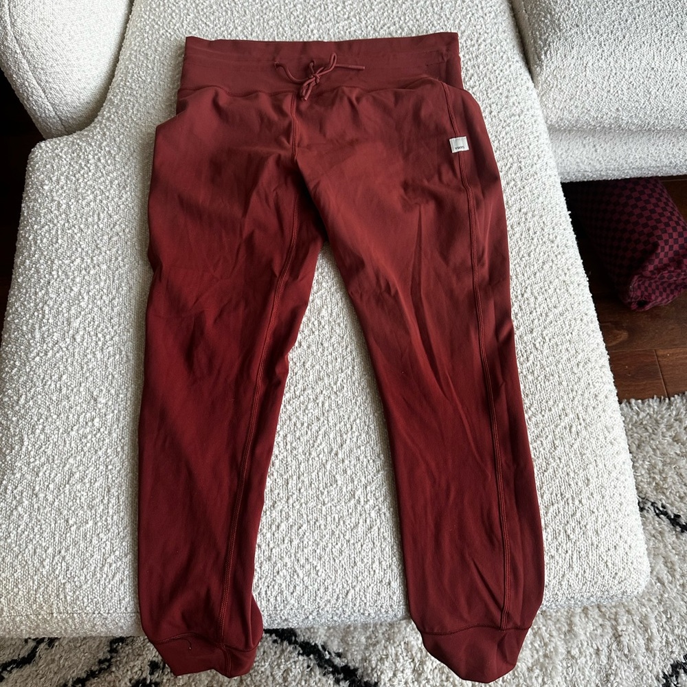 vuori every day leggings size large.  worn only once or twice no dryer
